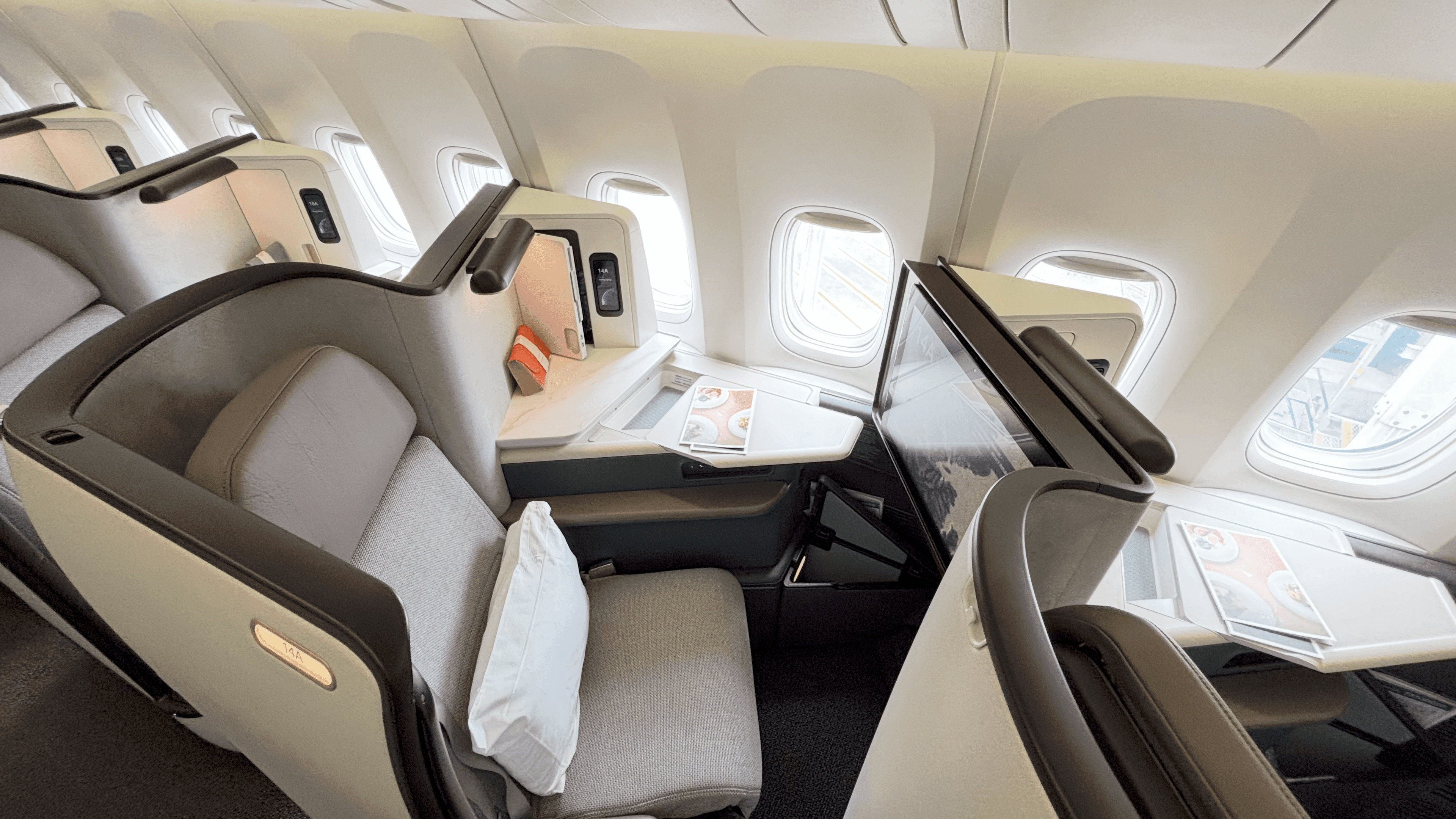 How to book Cathay Pacific Aria Suites using points and Gyoza Flights