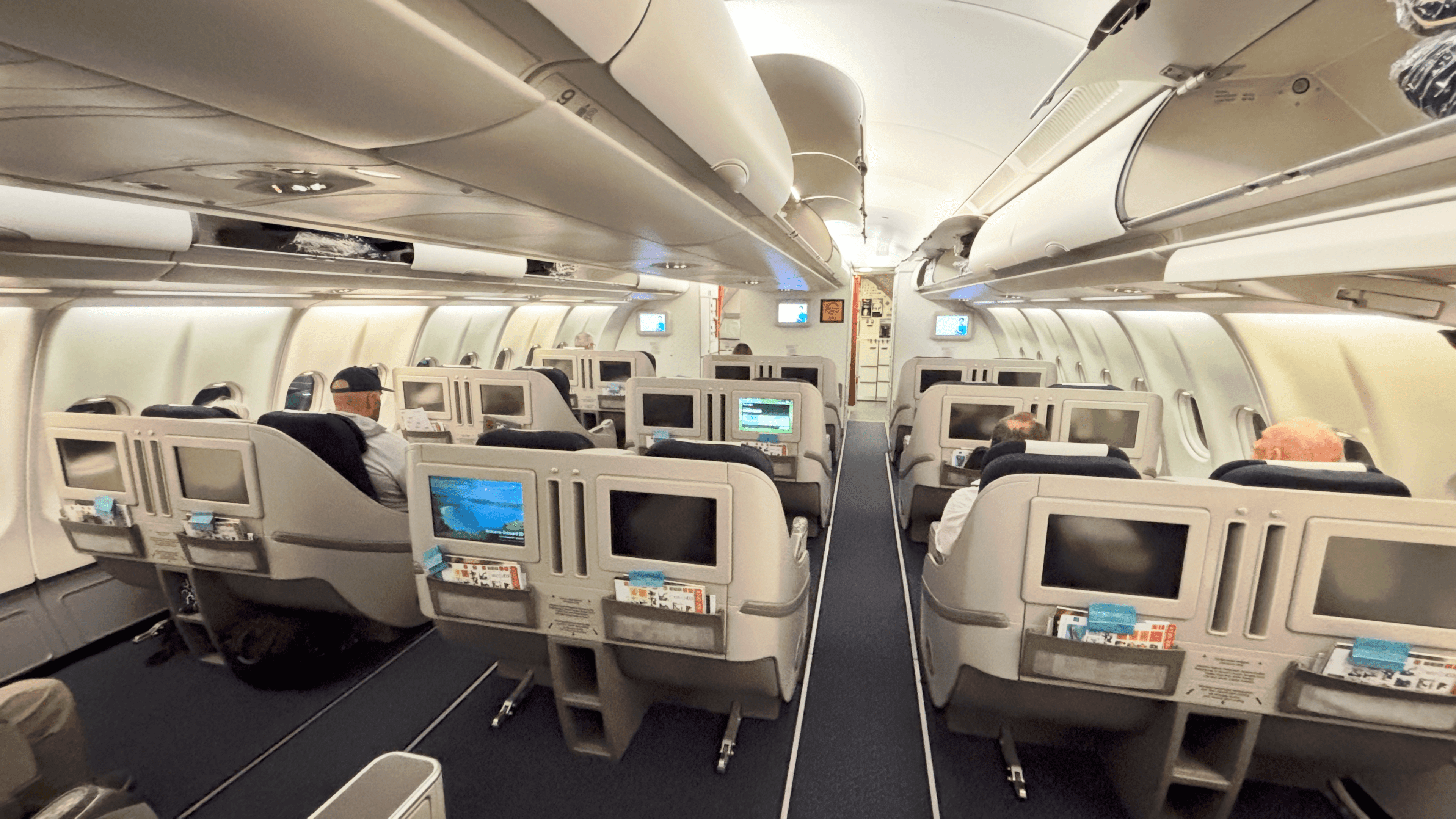 Garuda_A330_BusinessClass222Layout.png