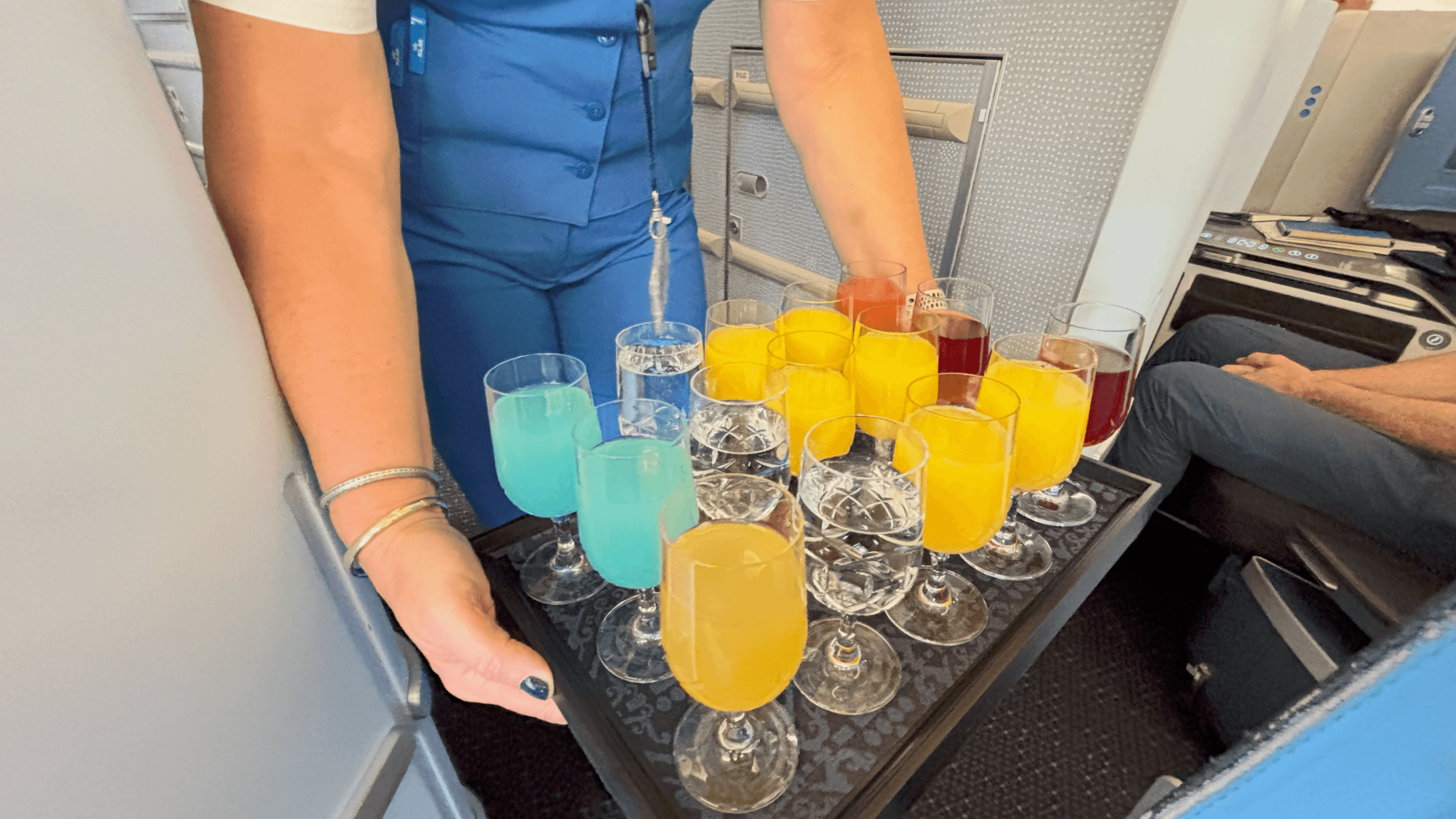 KLM_Colourful_Welcome_Drinks.png